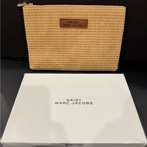 Marc Jacobs Daisy Makeup Cosmetic Bag for Women
